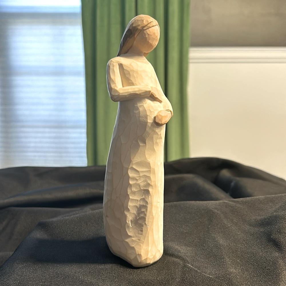 🩶Willow Tree Cherish- awaiting a miracle. Excellent condition!
